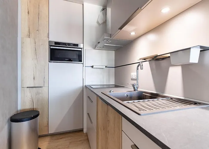 à 50m De La Grande Plage, Pour 4 *