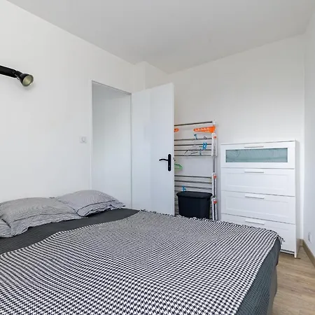 A 50m De La Grande Plage, Pour 4 Apartment *